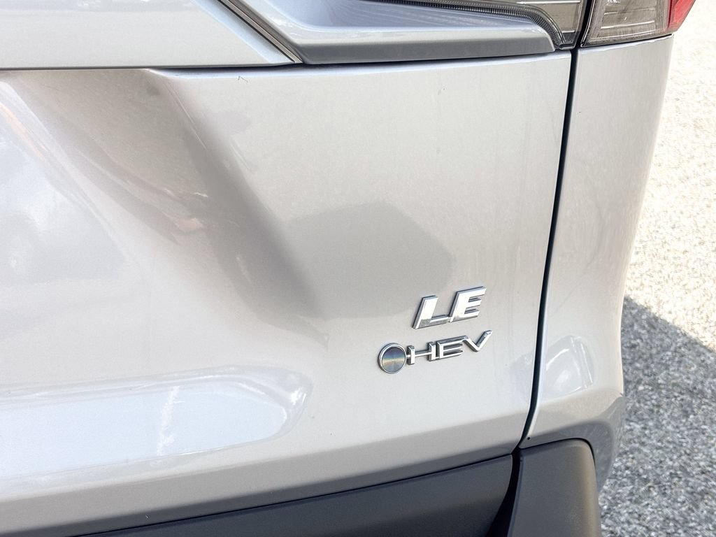 Used 2025 Toyota RAV4 LE AWD/4WD image 14
