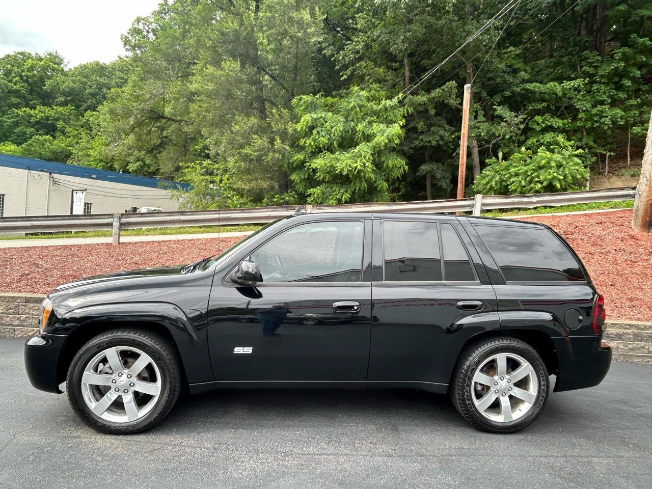 Used 2006 Chevrolet TrailBlazer LT w/ SS Package AWD/4WD image 2