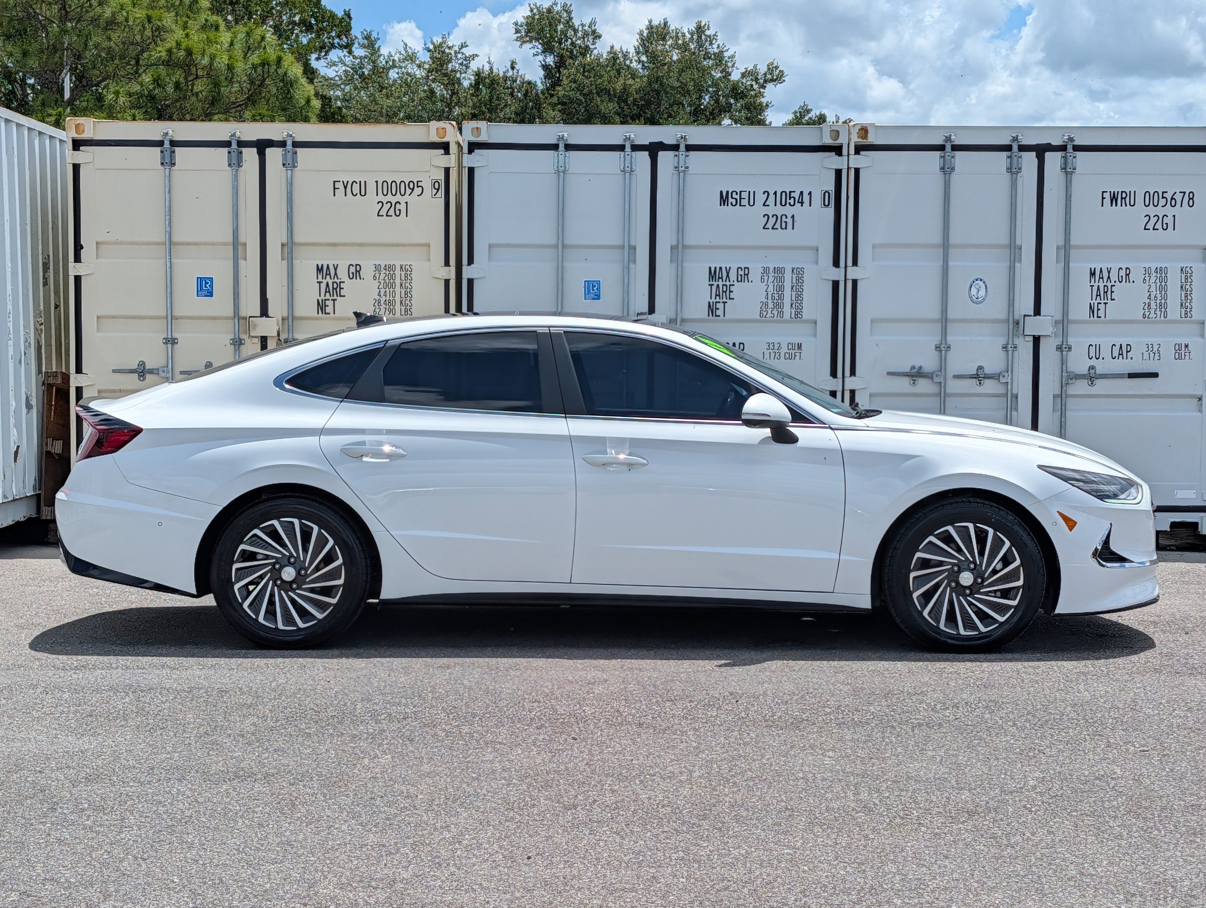 Used 2023 Hyundai Sonata Limited w/ Cargo Package FWD video 3
