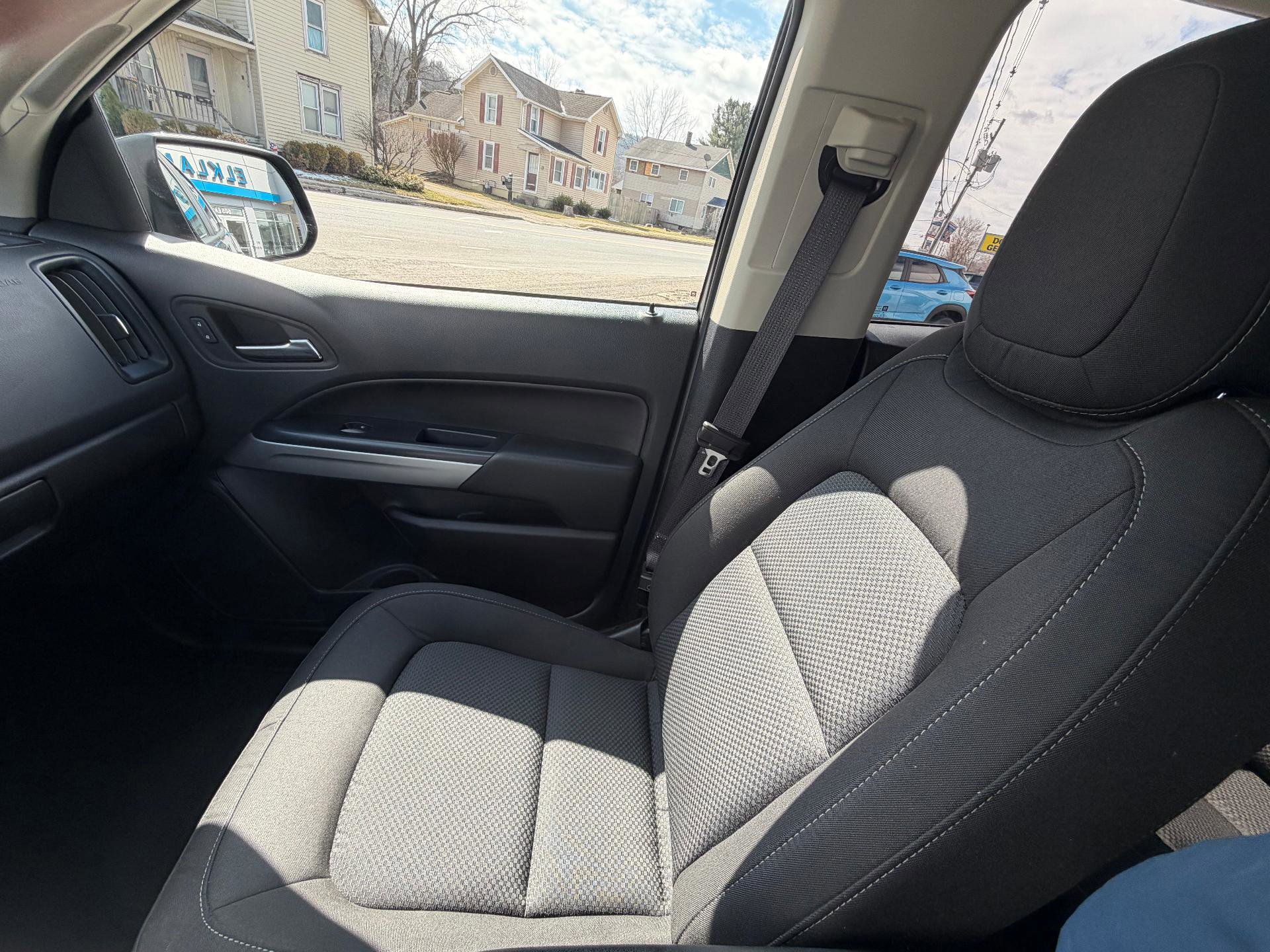 Used 2022 Chevrolet Colorado LT w/ LT Convenience Package image 39