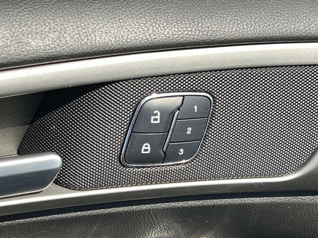 Used 2016 Ford Fusion SE w/ Equipment Group 202A FWD image 13