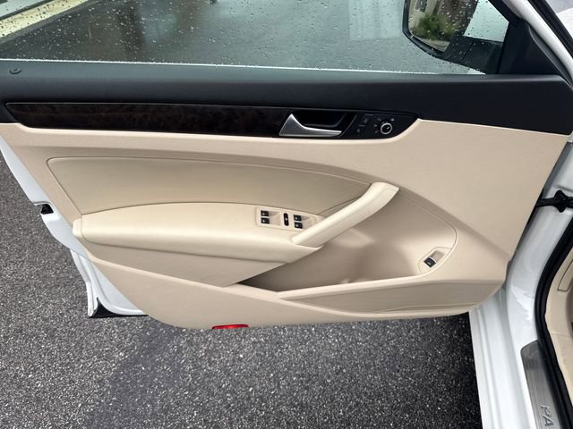 Used 2014 Volkswagen Passat TDI SEL Premium FWD image 10