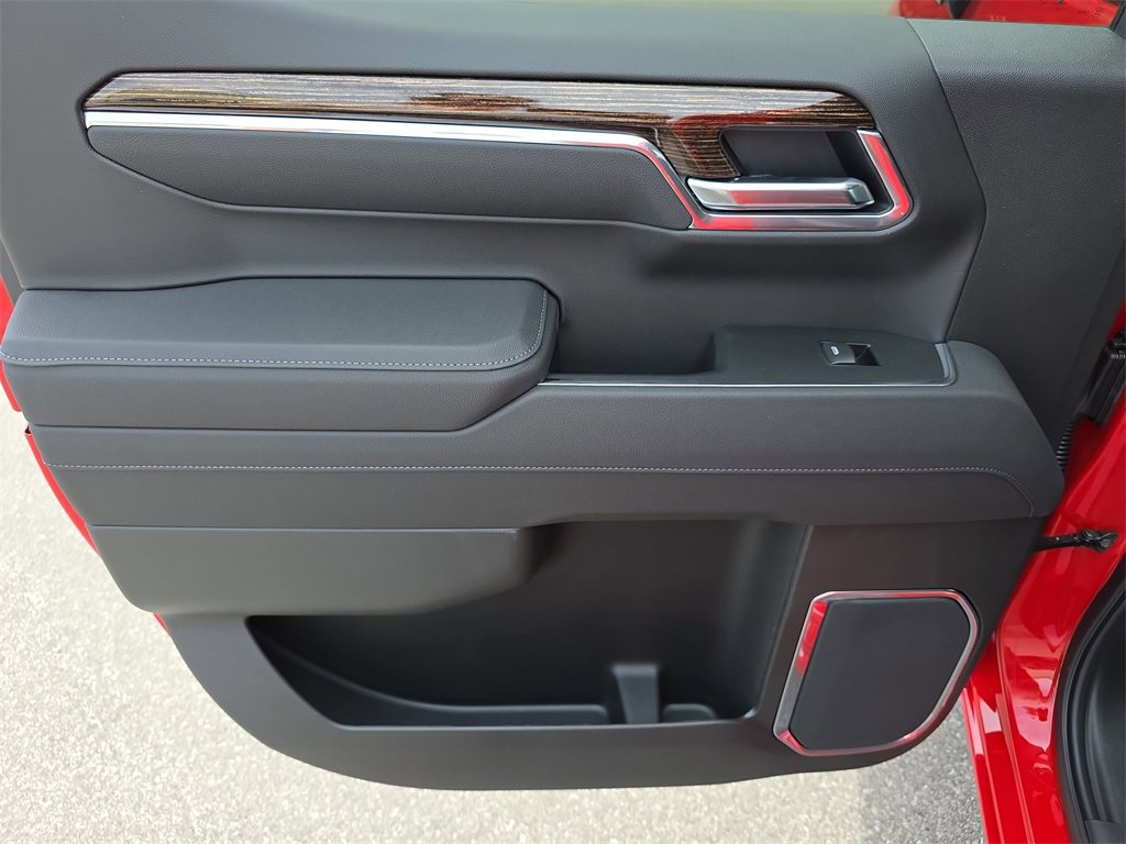 New 2025 GMC Sierra 1500 Elevation image 30