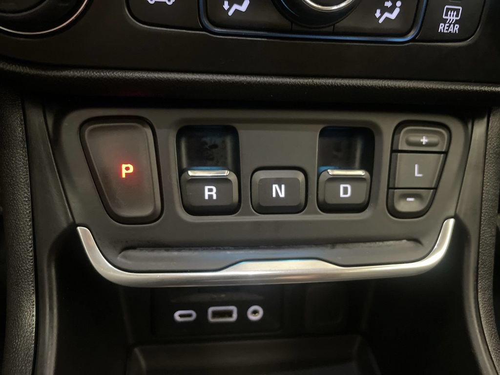 Used 2019 GMC Terrain SLT w/ Preferred Package AWD/4WD image 10
