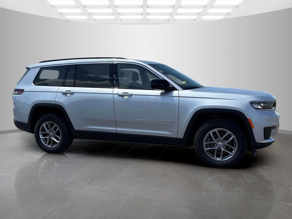 Used 2024 Jeep Grand Cherokee L Laredo AWD/4WD image 2