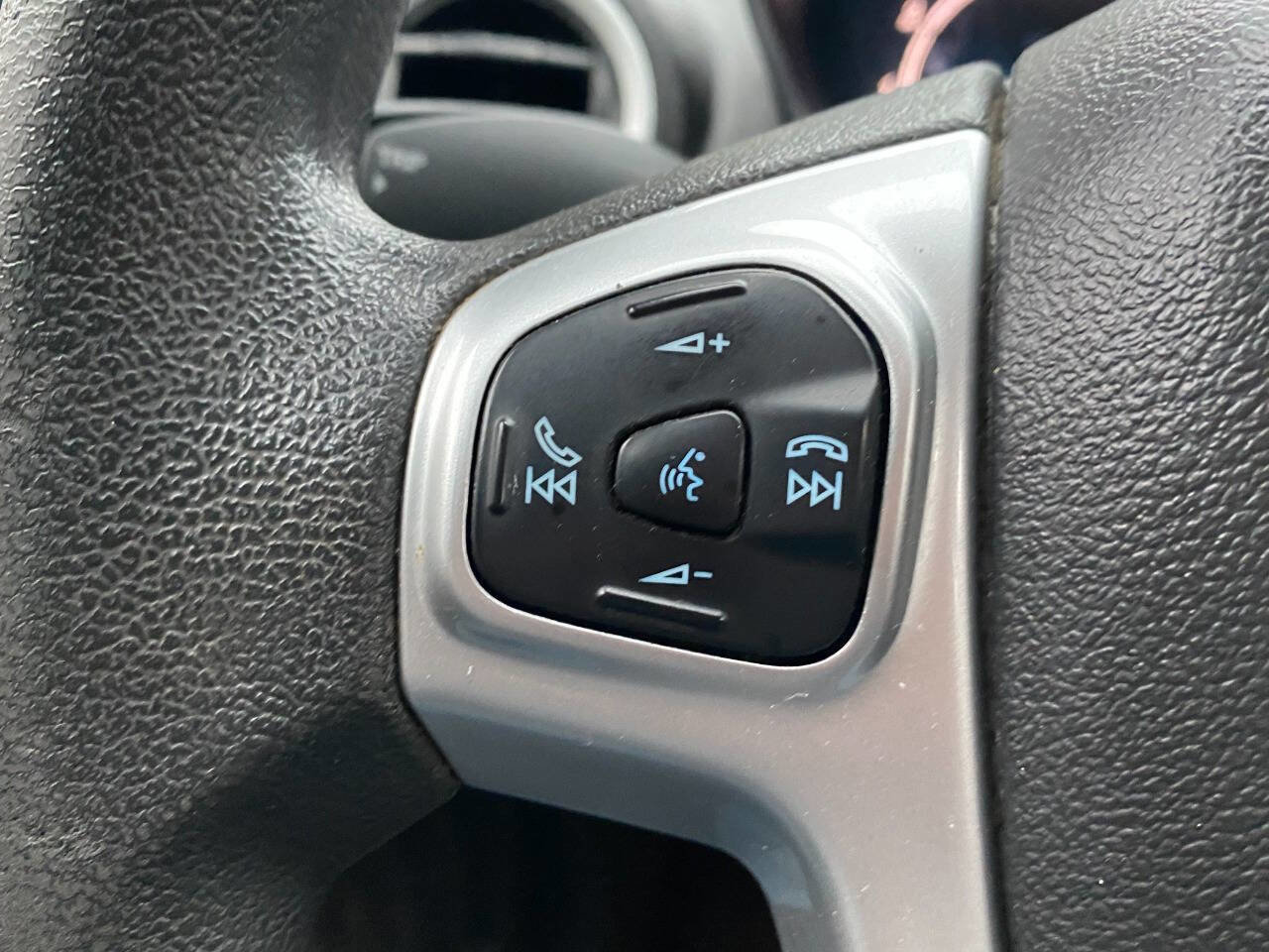 Used 2018 Ford Fiesta SE image 20