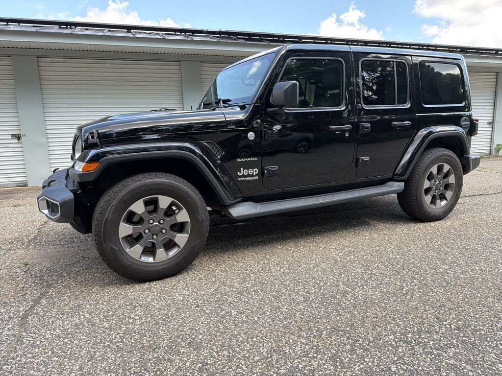 Used 2018 Jeep Wrangler Unlimited Sahara w/ Dual Top Group AWD/4WD image 7