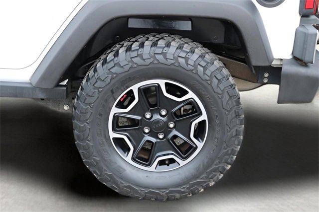 Used 2016 Jeep Wrangler Unlimited Rubicon w/ Connectivity Group image 9