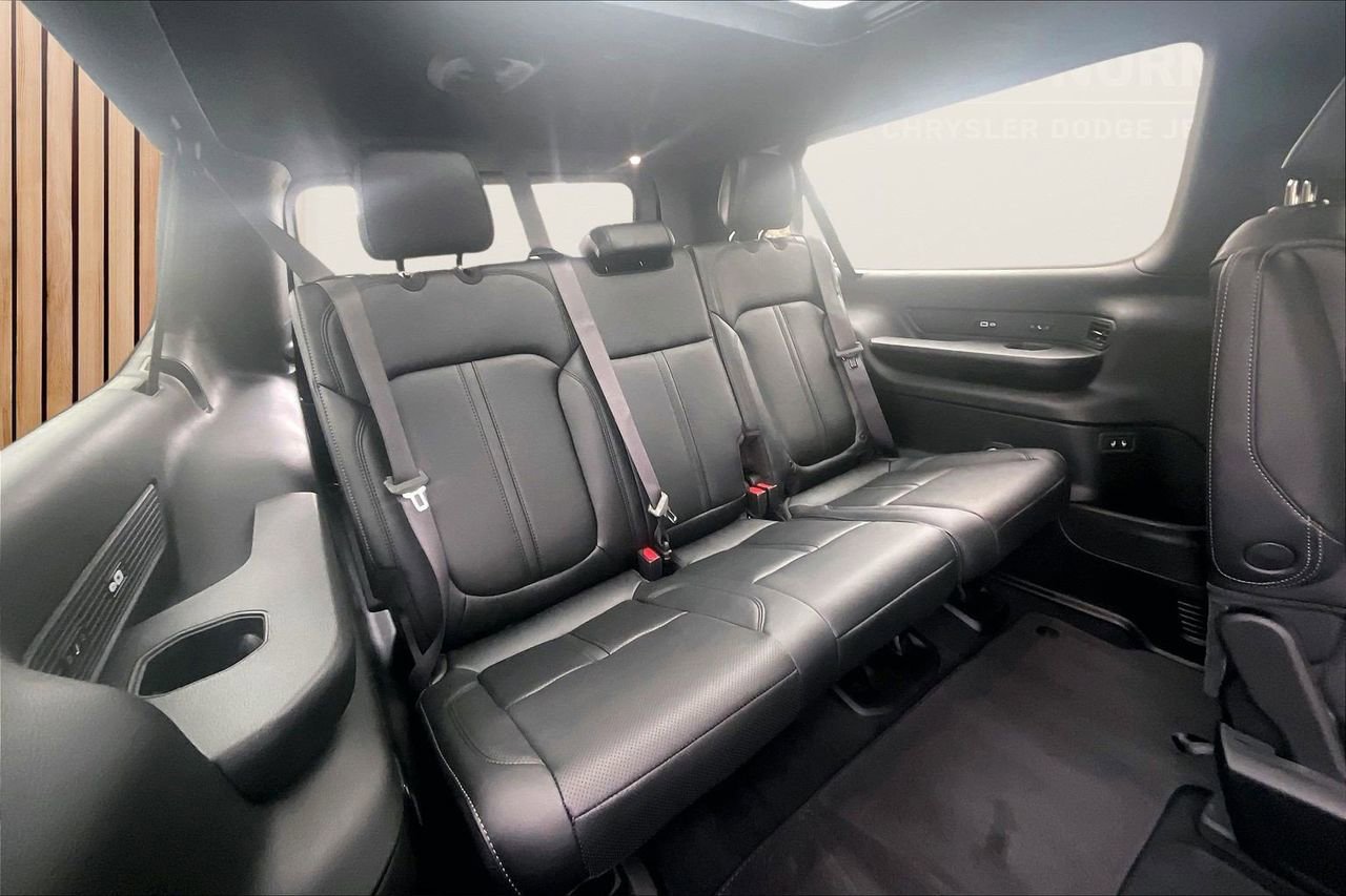 New 2026 Jeep Grand Wagoneer L Limited AWD/4WD image 26