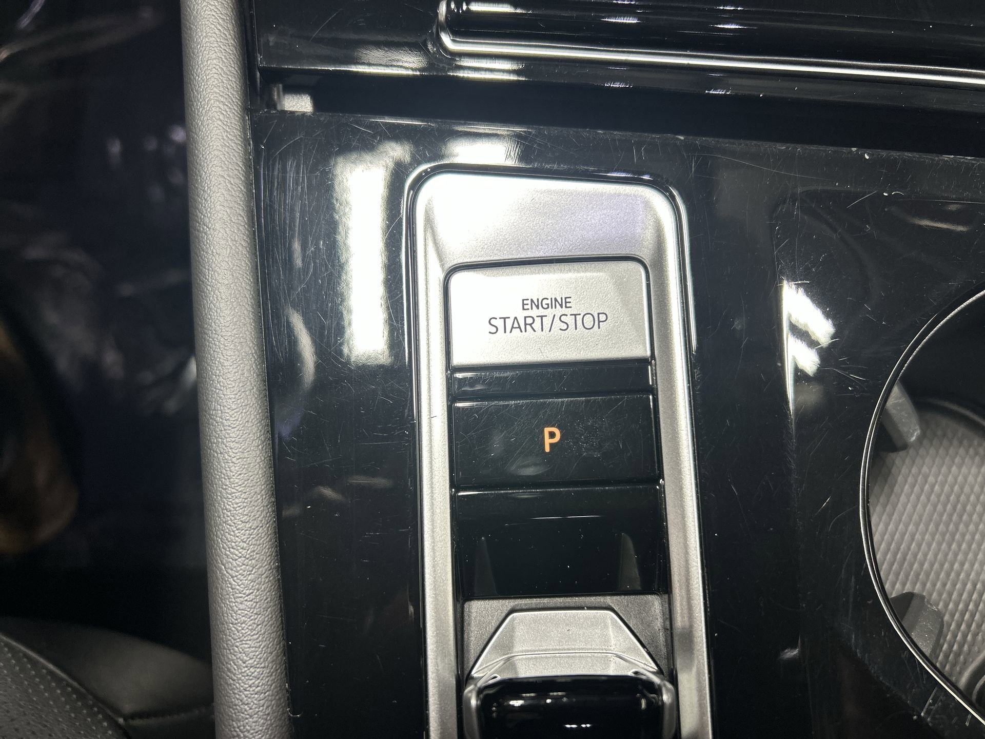Used 2025 Volkswagen Atlas SE image 18