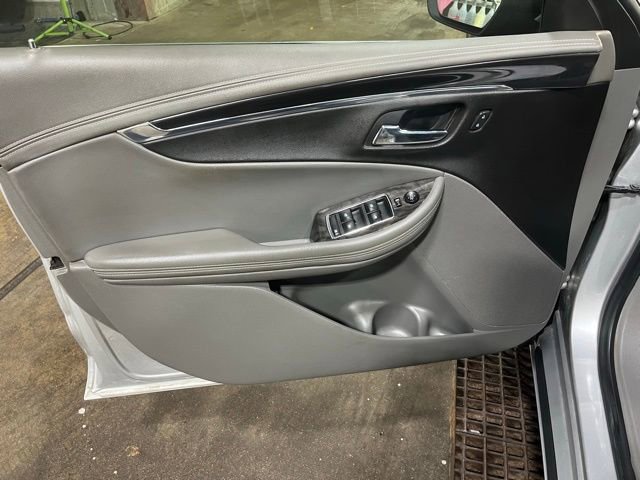 Used 2014 Chevrolet Impala LT w/ Convenience Package image 12