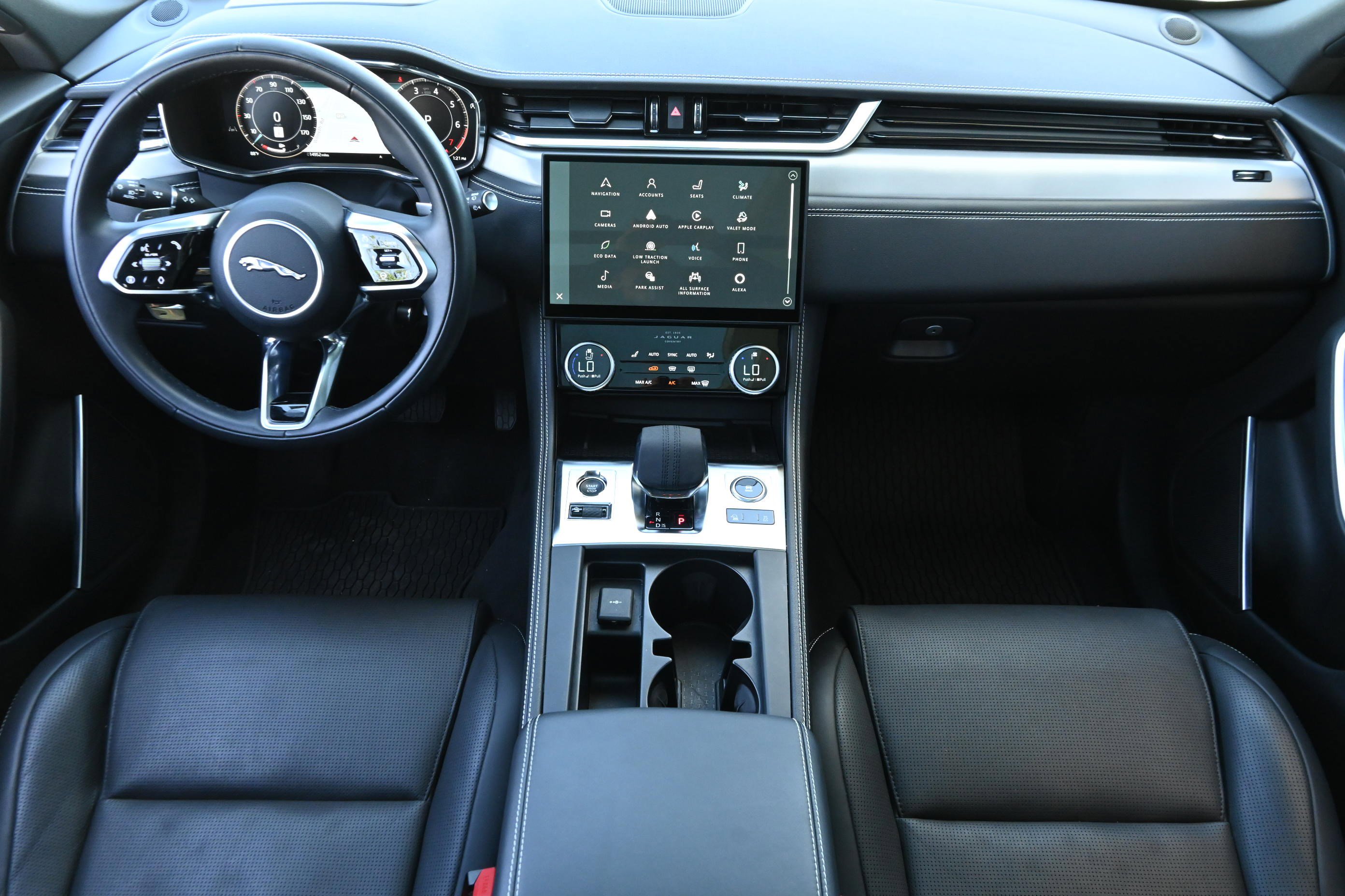 Used 2025 Jaguar F-PACE R-Dynamic S image 14