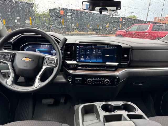 Used 2023 Chevrolet Silverado 1500 LT AWD/4WD image 13
