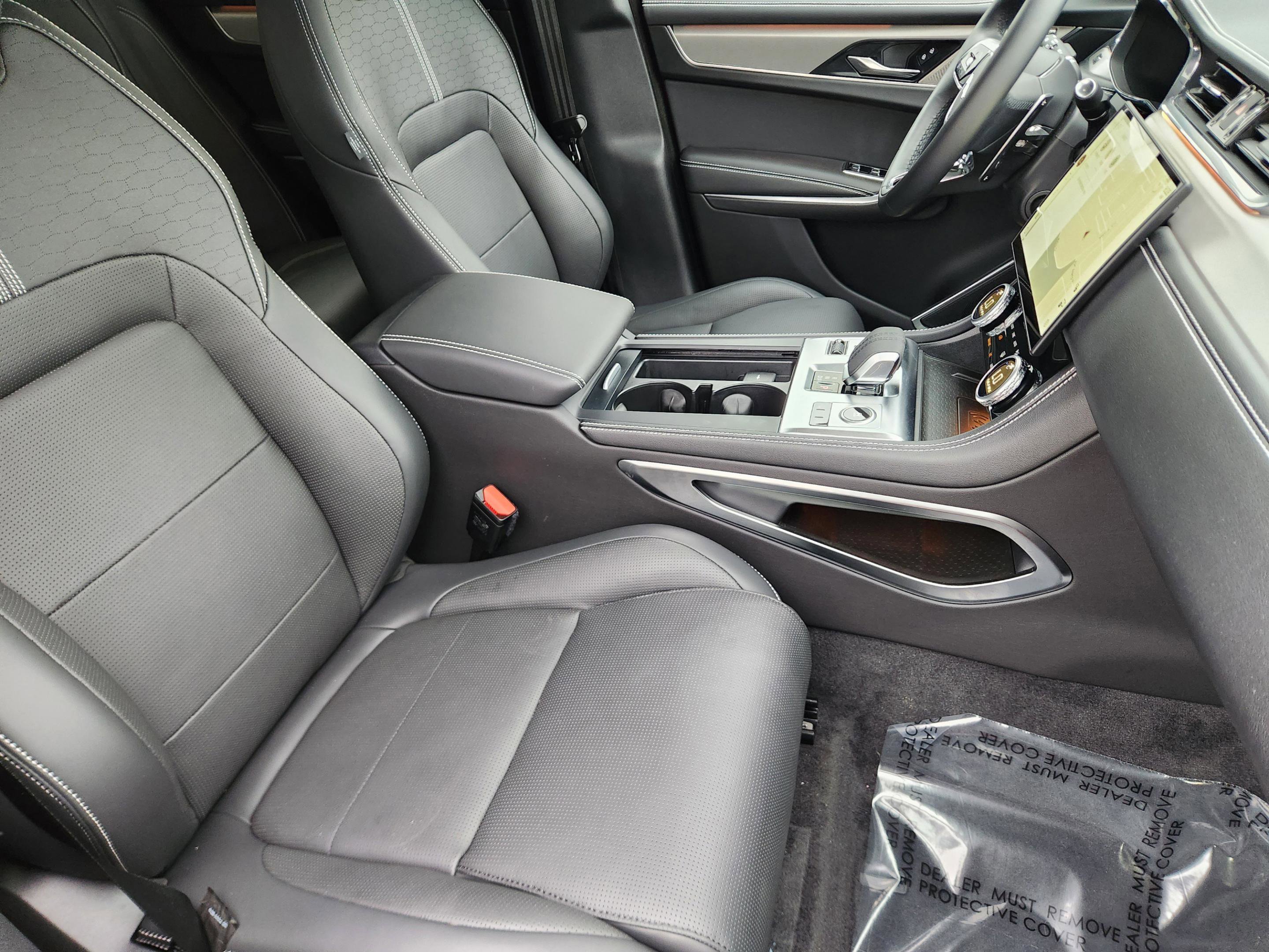 Certified 2026 Jaguar F-PACE R-Dynamic S AWD/4WD image 9