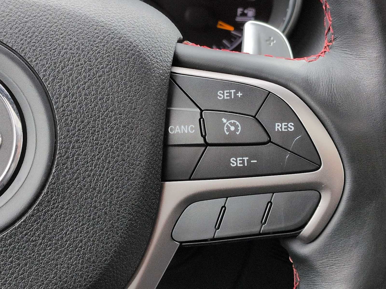 Used 2017 Jeep Grand Cherokee Trailhawk AWD/4WD image 27