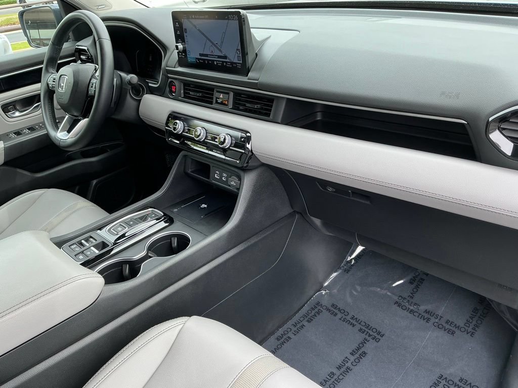 Used 2025 Honda Pilot Touring image 23