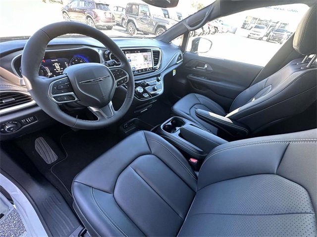 New 2026 Chrysler Pacifica Select image 7