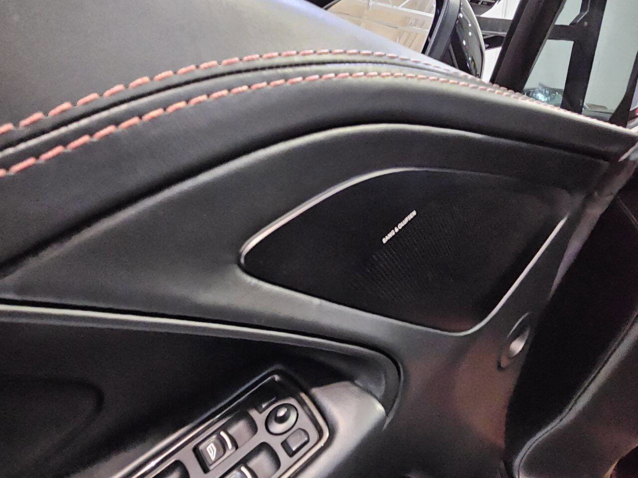 Used 2014 Aston Martin Vanquish Volante image 35