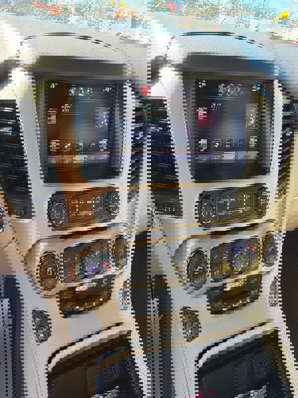 Used 2015 GMC Yukon Denali w/ Premium Package image 17