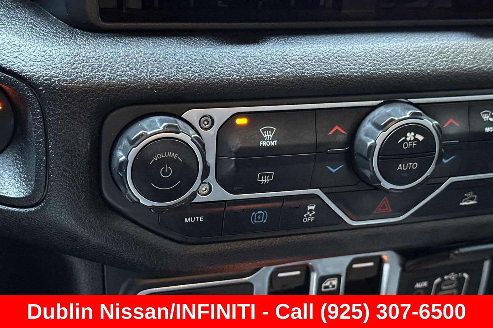Used 2024 Jeep Wrangler Unlimited AWD/4WD image 29