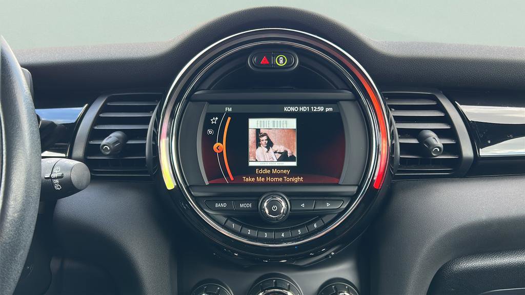 Used 2021 MINI Cooper 2-Door Hardtop image 19