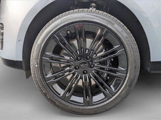 New 2026 Land Rover Range Rover Long Wheelbase SE image 10