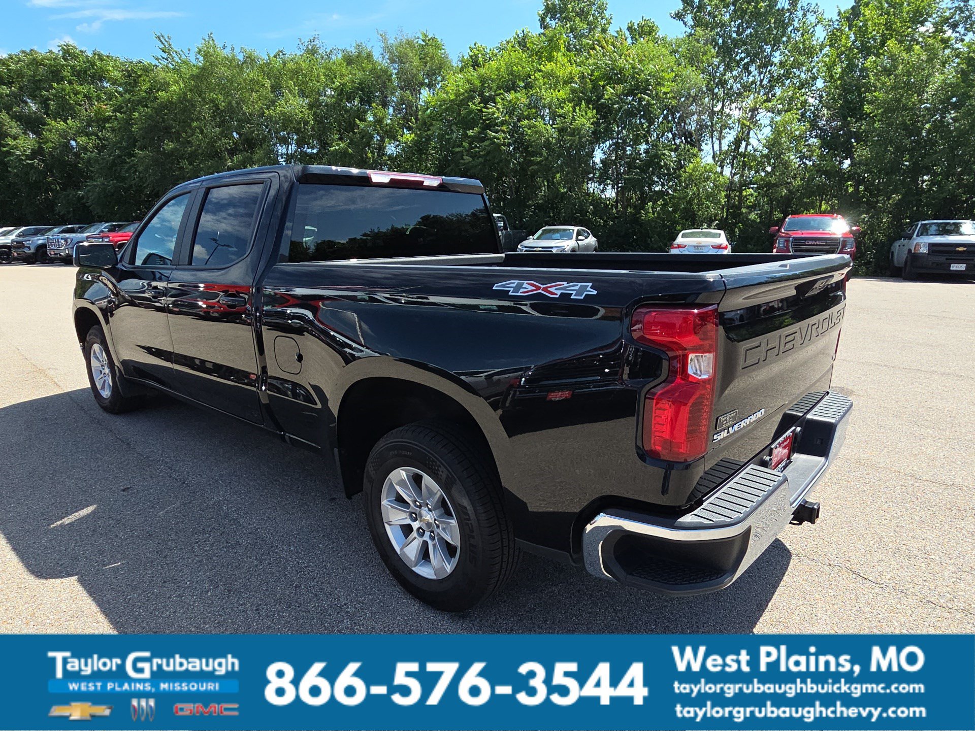 Used 2023 Chevrolet Silverado 1500 LT w/ Protection Package AWD/4WD image 6