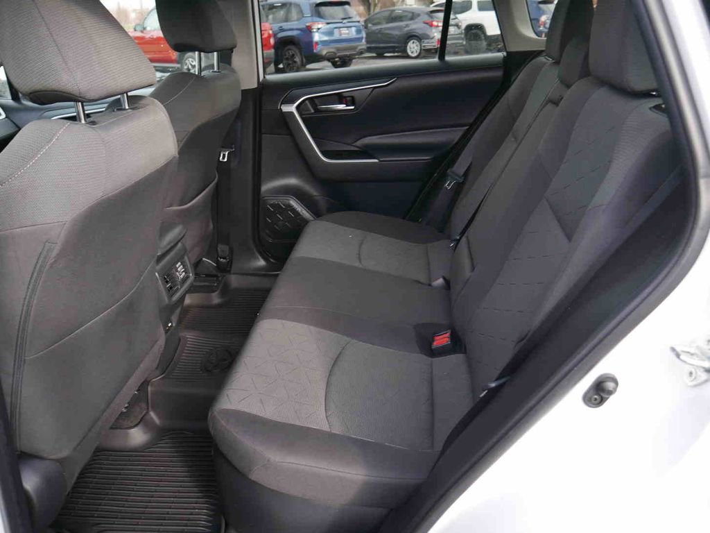Used 2021 Toyota RAV4 XLE image 13