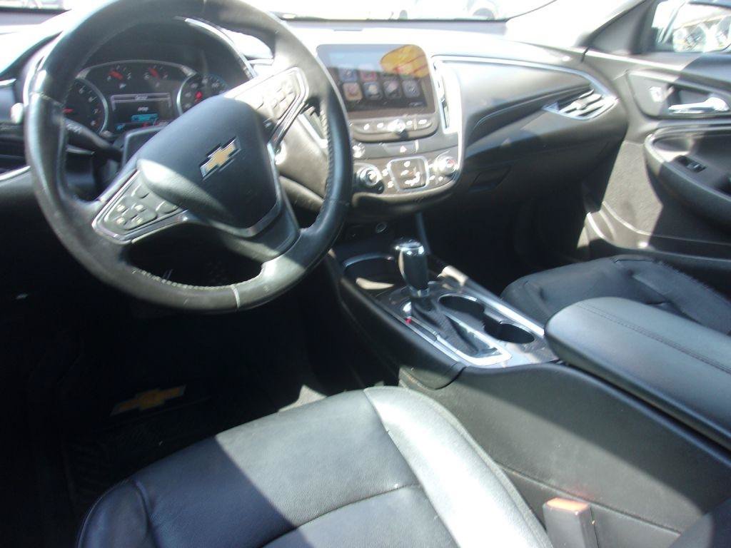 Used 2017 Chevrolet Malibu LT w/ Leather Package FWD image 19