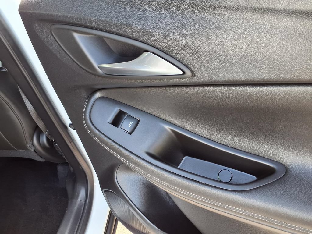 Certified 2024 Buick Encore GX Preferred FWD image 23