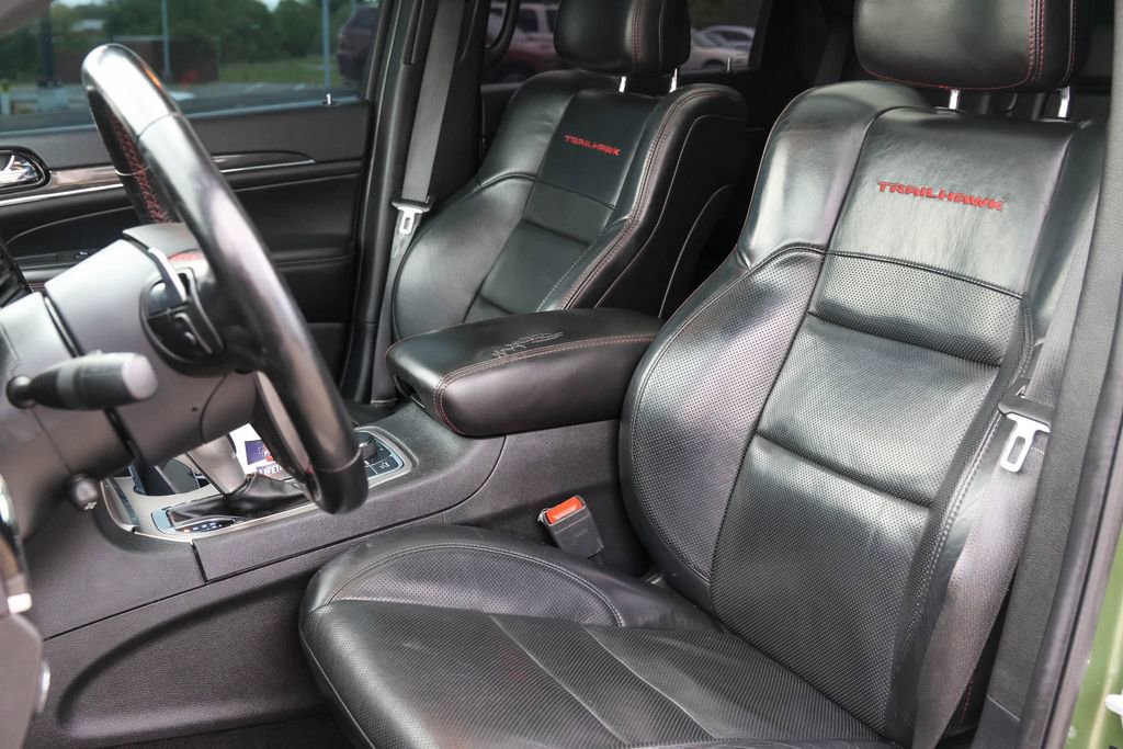 Used 2021 Jeep Grand Cherokee Trailhawk w/ Trailhawk Luxury Group AWD/4WD image 13