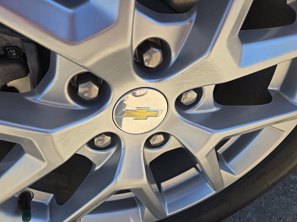 Used 2023 Chevrolet Equinox LS FWD image 28