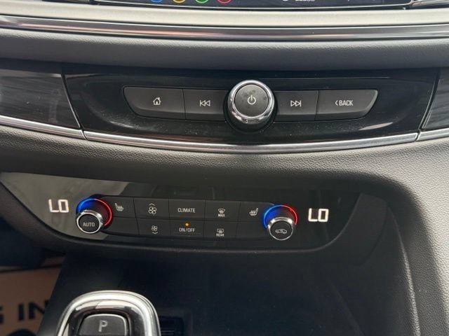 Used 2020 Buick Enclave Essence FWD image 27