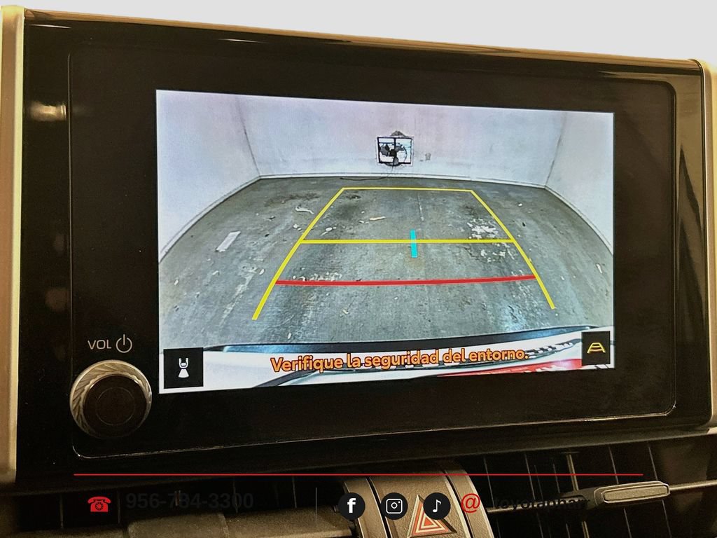Used 2025 Toyota RAV4 LE AWD/4WD image 12
