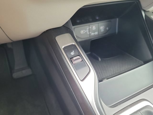 Certified 2025 Kia Sorento S FWD image 26