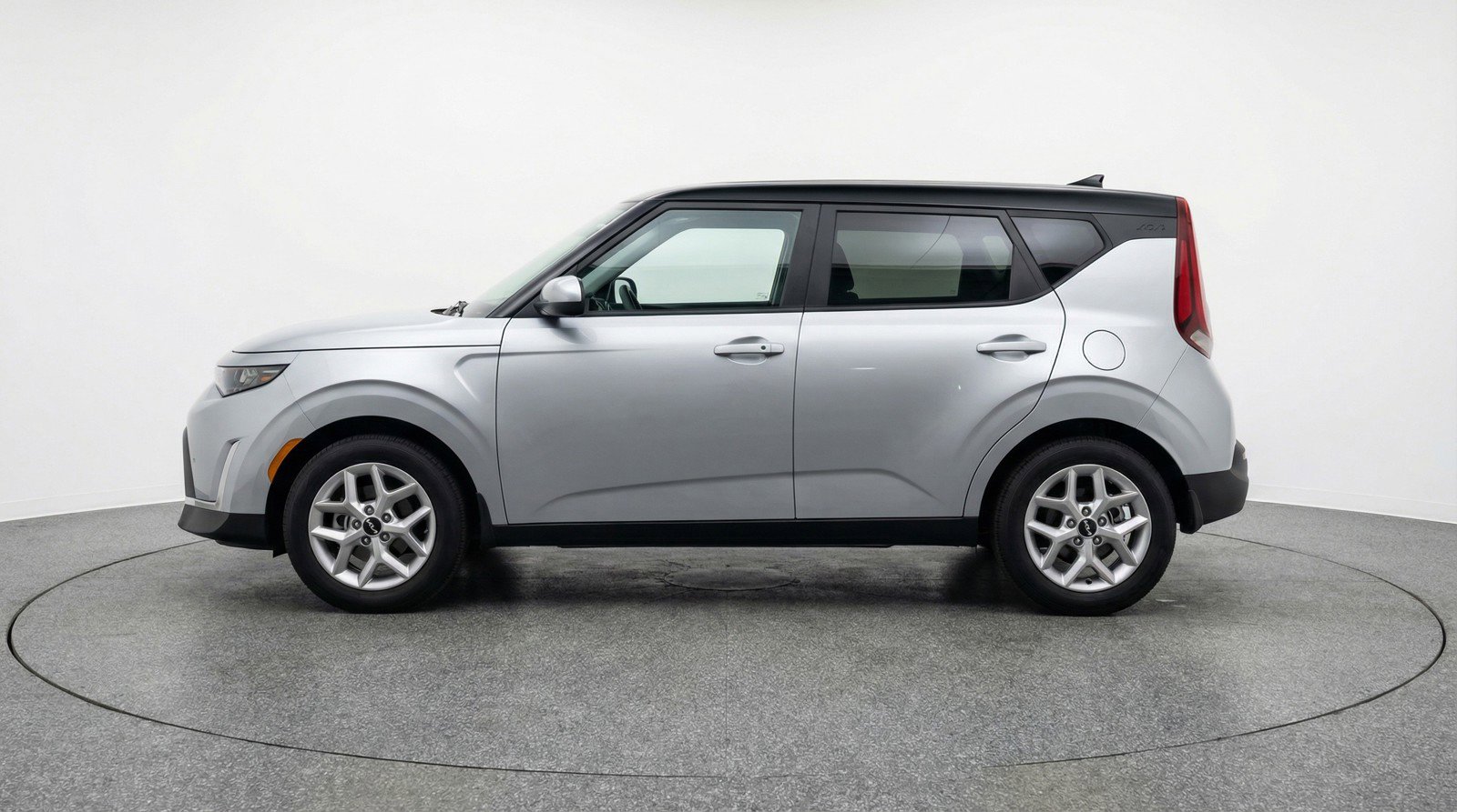 Used 2025 Kia Soul LX w/ LX Technology Package image 5