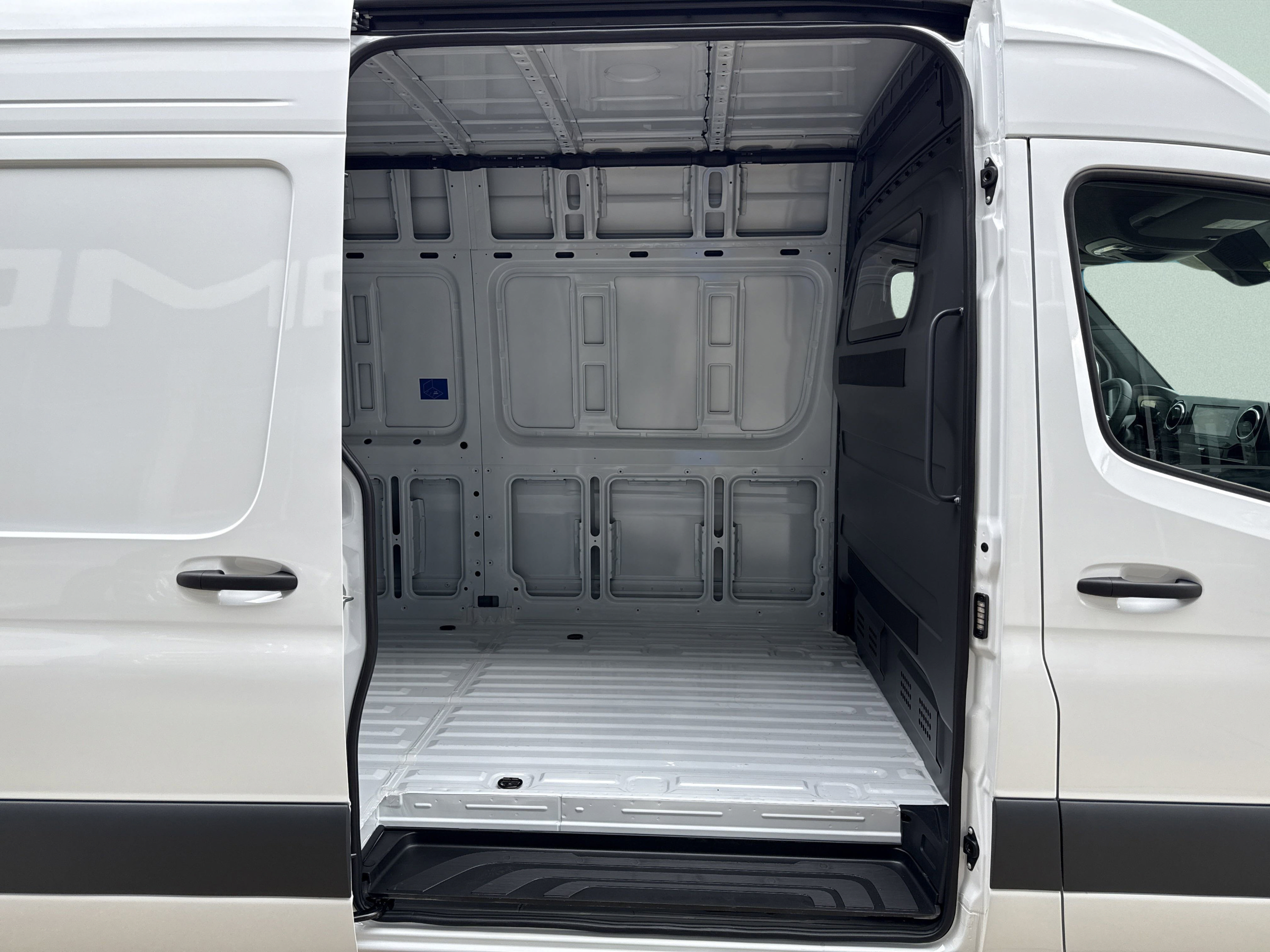 New 2025 Mercedes-Benz Sprinter 2500 image 9