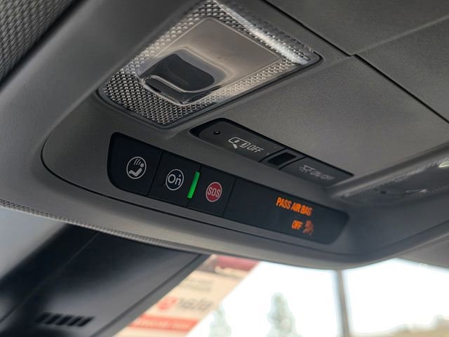 Used 2025 Chevrolet Blazer LT image 30