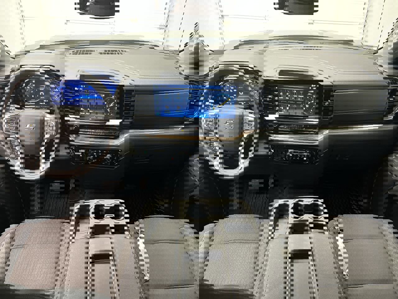 Certified 2024 Chevrolet Silverado 1500 RST image 4