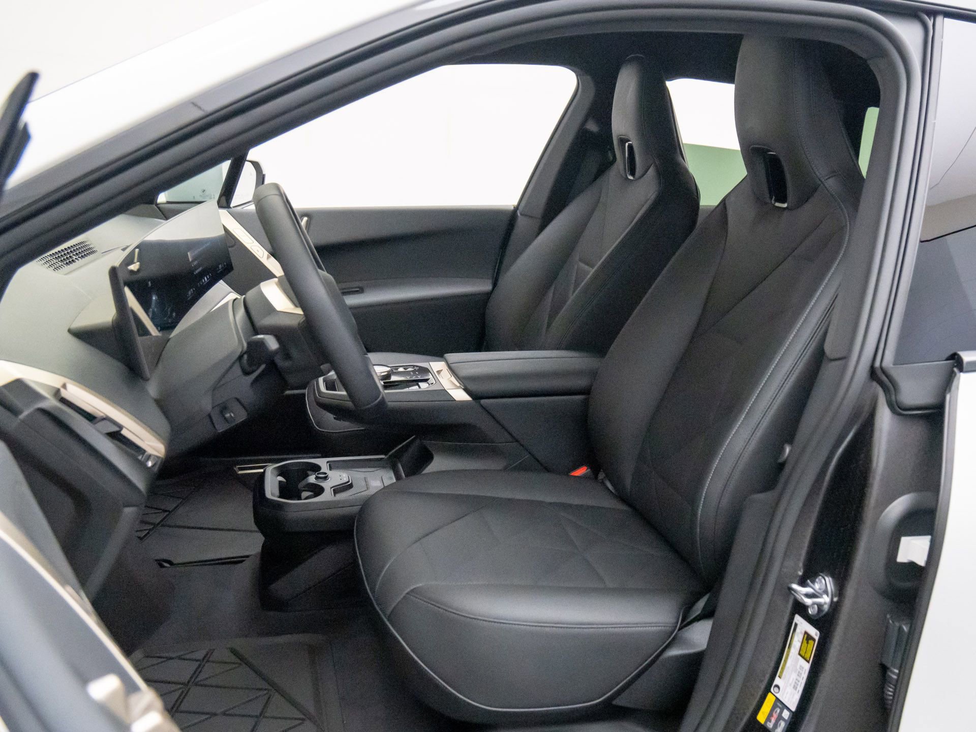 Certified 2025 BMW iX xDrive50 image 14