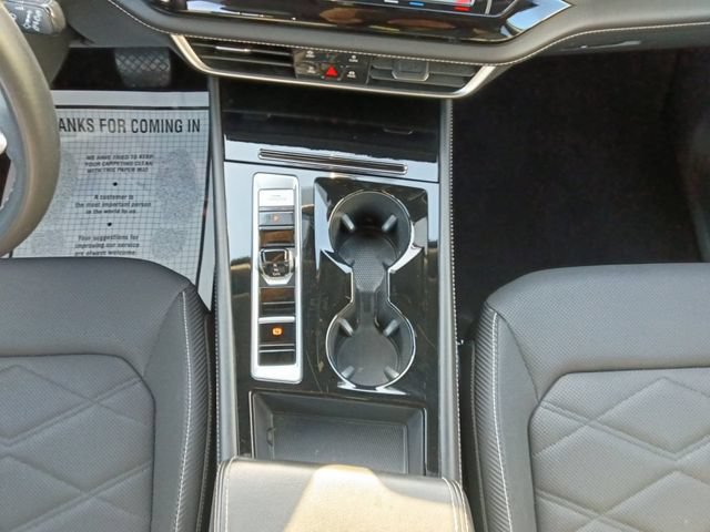 Used 2024 Volkswagen Atlas Cross Sport SE AWD/4WD image 3