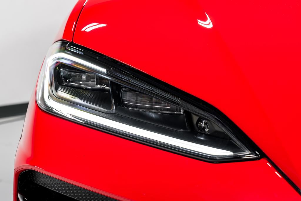 Used 2025 Lamborghini Urus SE AWD/4WD image 48