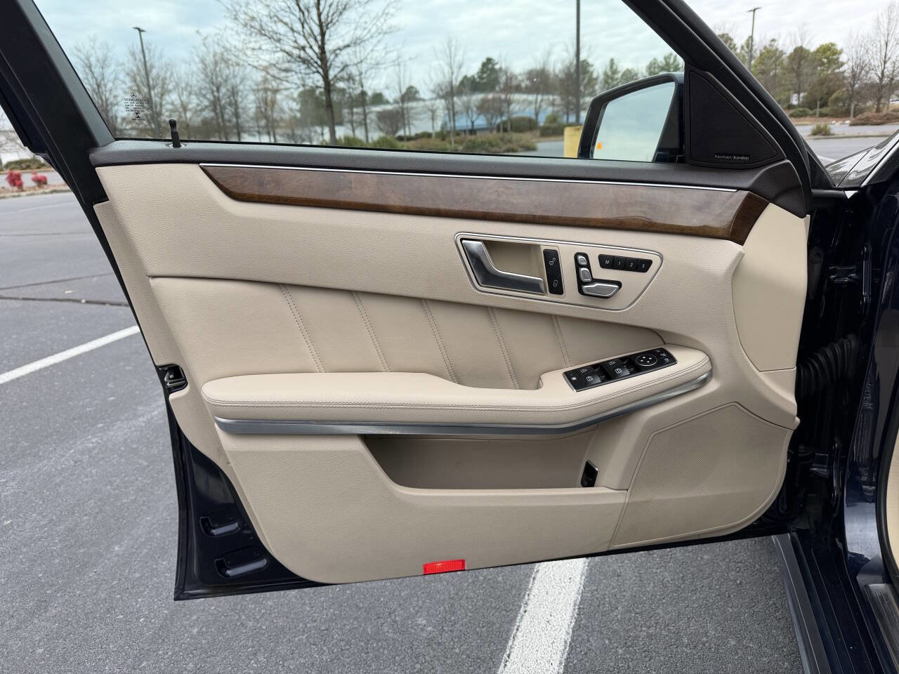 Used 2015 Mercedes-Benz E 350 E 350 4MATIC AWD 4dr Sedan image 12