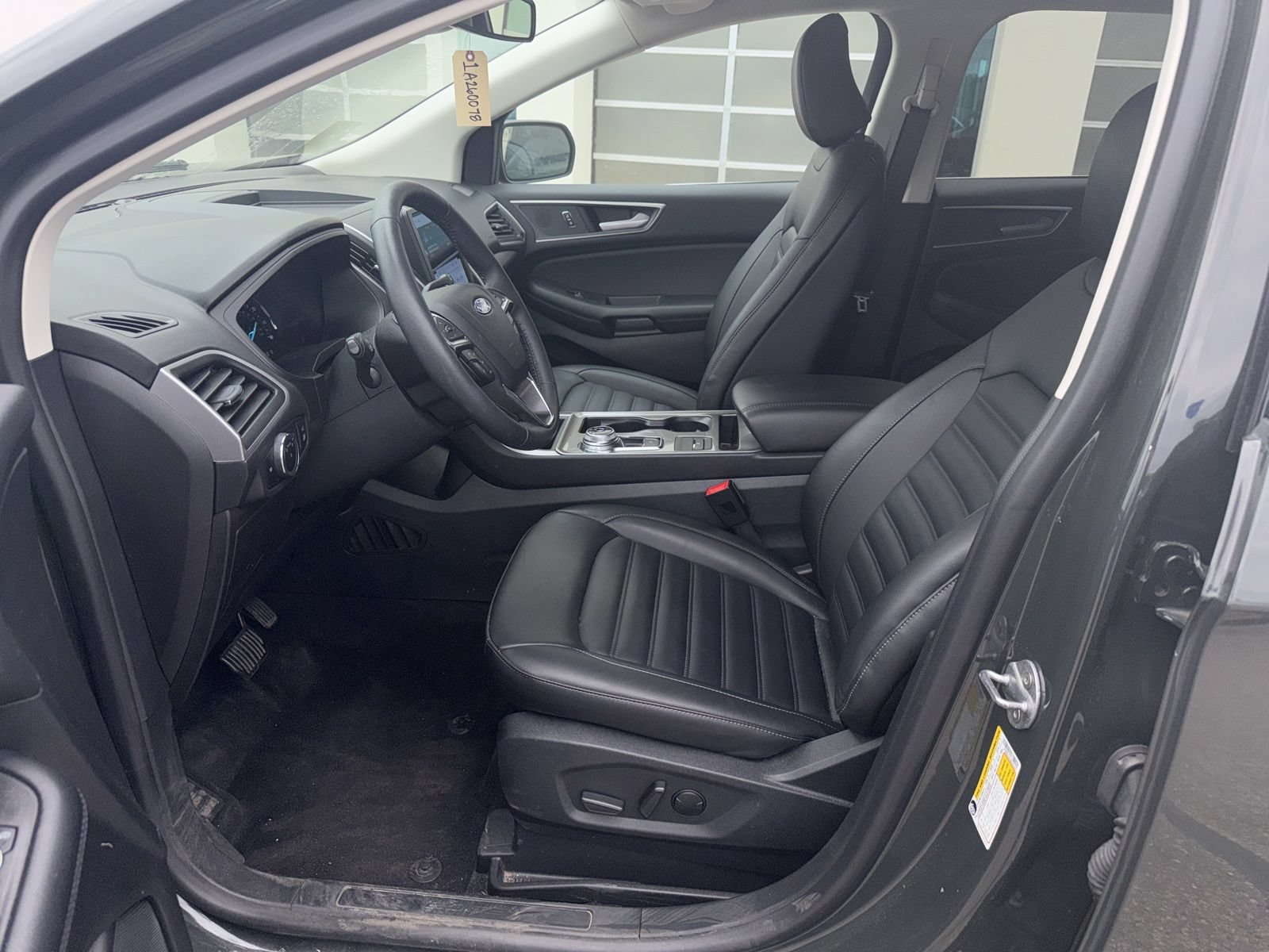 Used 2024 Ford Edge SEL w/ Convenience Package AWD/4WD image 5