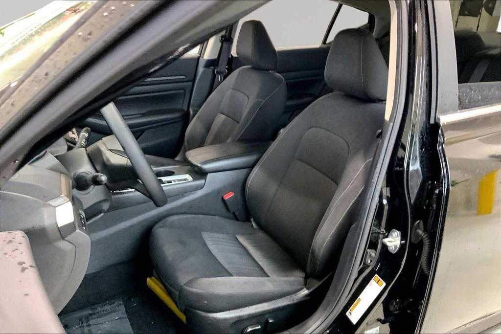 Used 2025 Nissan Altima 2.5 SV AWD/4WD image 15