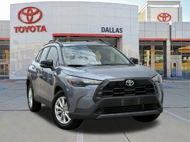 Used 2026 Toyota Corolla Cross LE w/ Moonroof Package FWD image 1