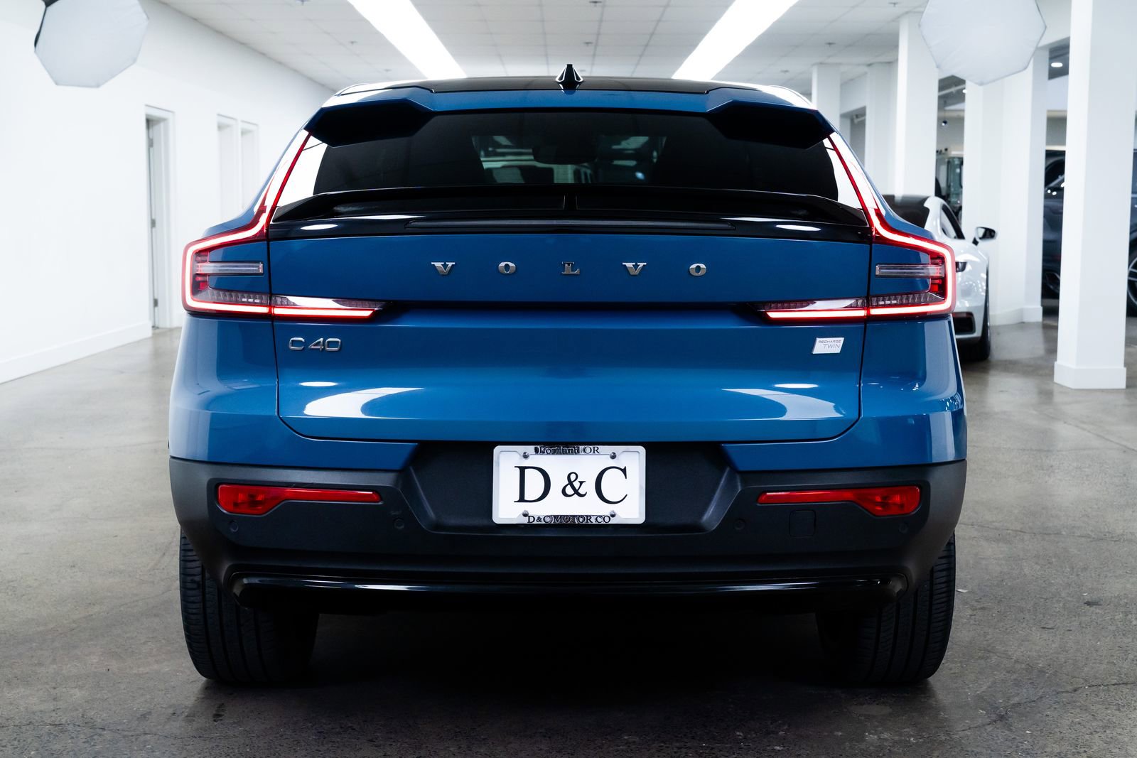 Used 2023 Volvo C40 P8 Recharge Ultimate image 5