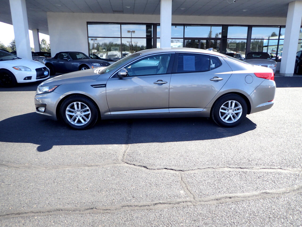 Used 2013 Kia Optima LX FWD image 2
