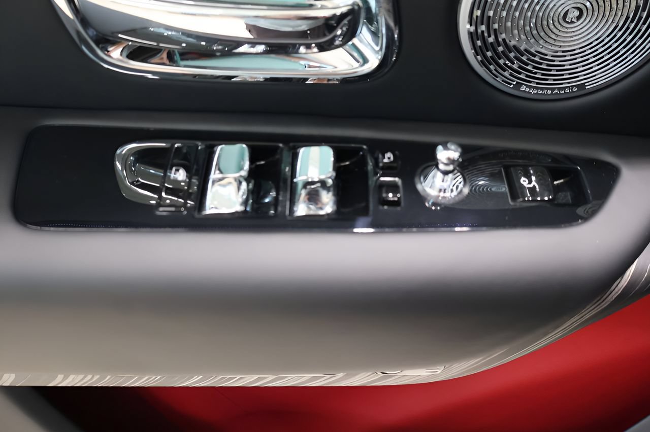 New 2026 Rolls-Royce Cullinan AWD/4WD image 13