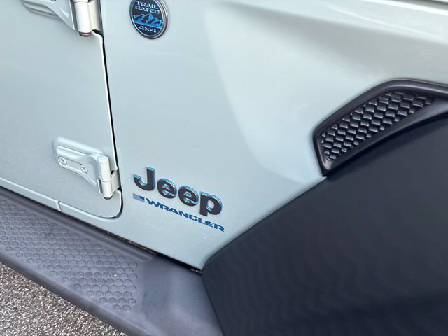 Used 2024 Jeep Wrangler Unlimited AWD/4WD image 10